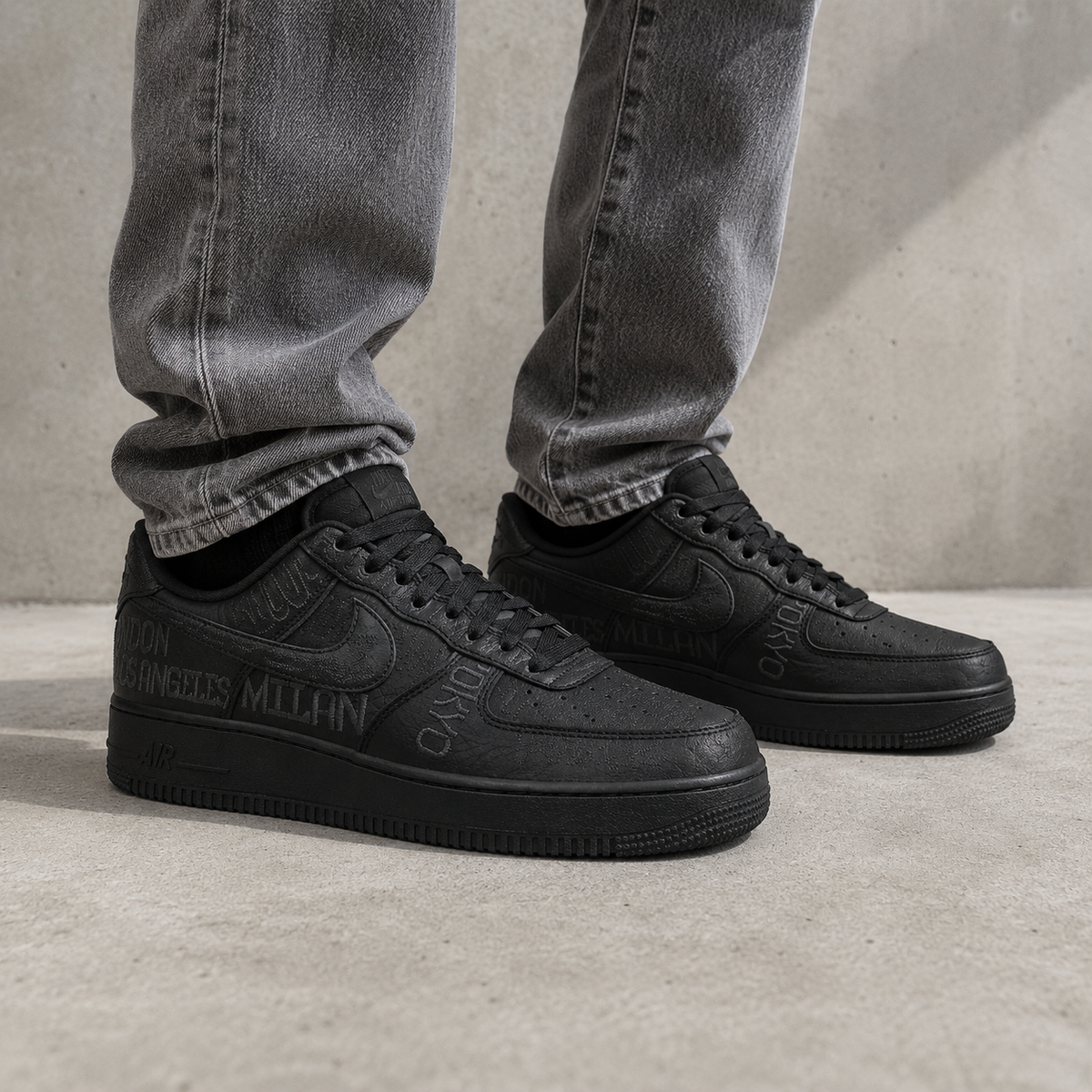 Nike Air Force 1 Low World Tour Black