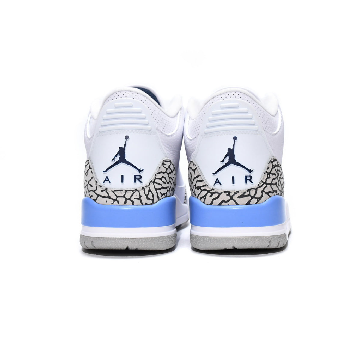 Air Jordan 3 Retro UNC