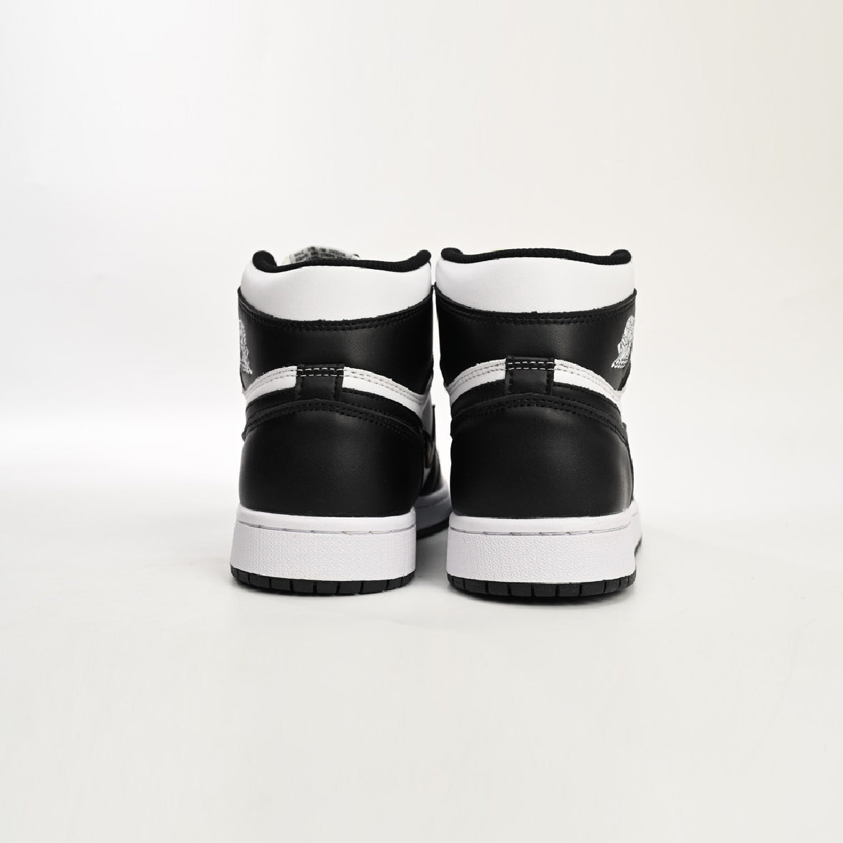 Air Jordan 1 Retro High OG Black White