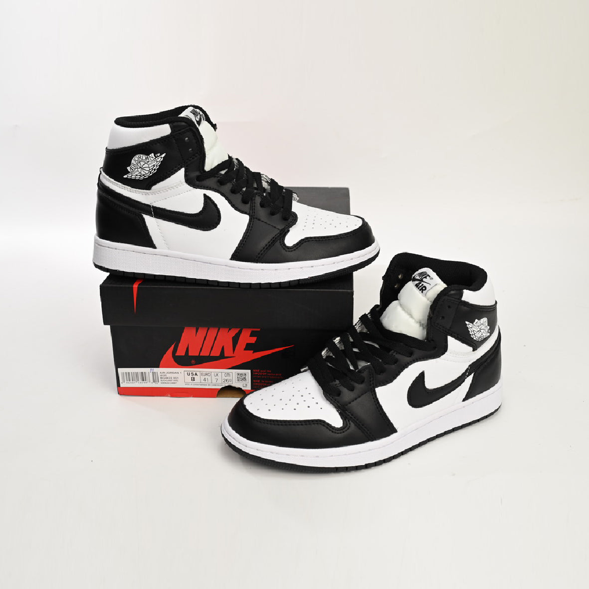 Air Jordan 1 Retro High OG Black White