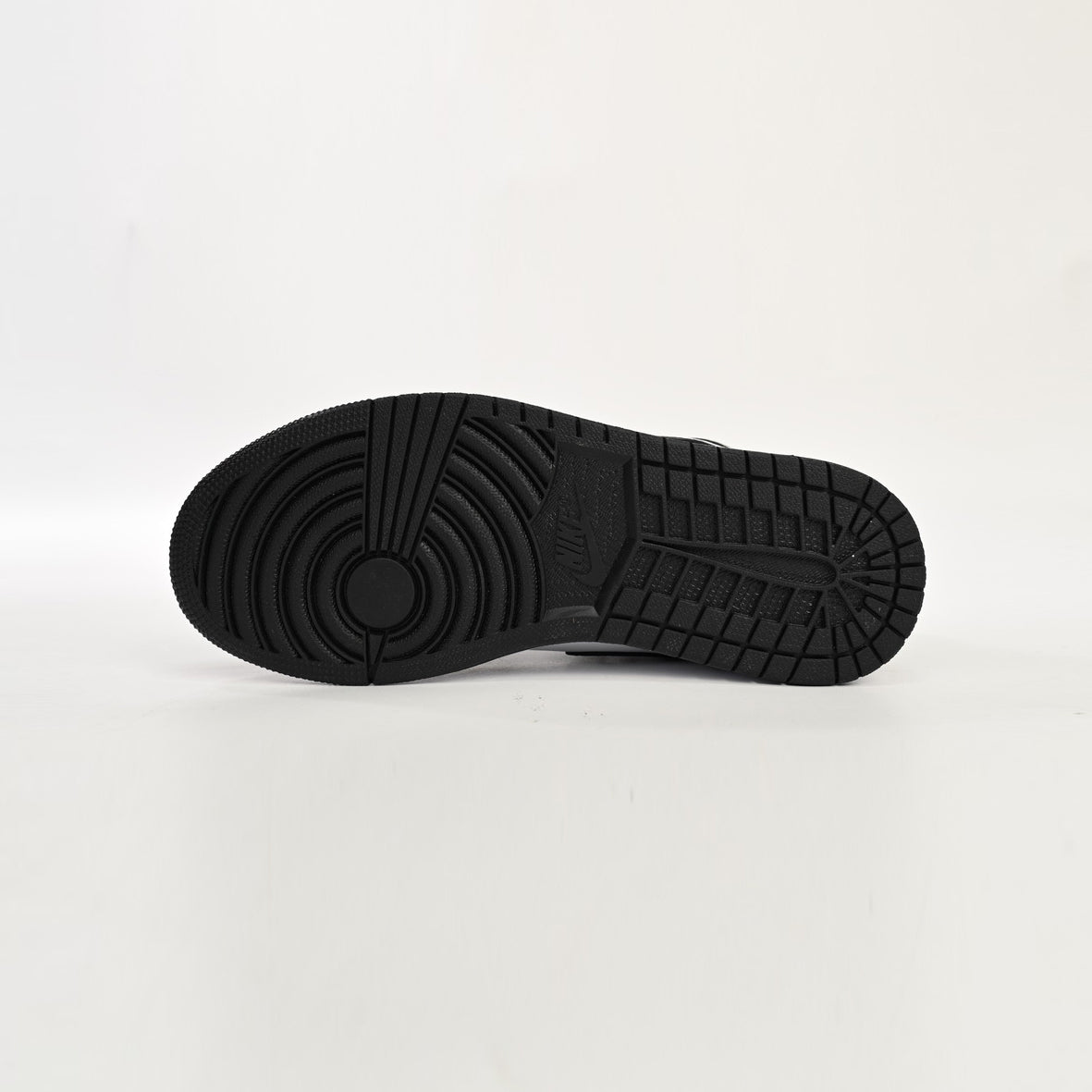Air Jordan 1 Retro High OG Black White