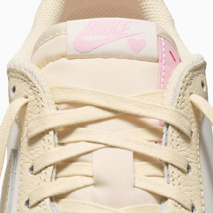 Air Jordan Retro 1 Low x Travis Scott Retro Shy Pink