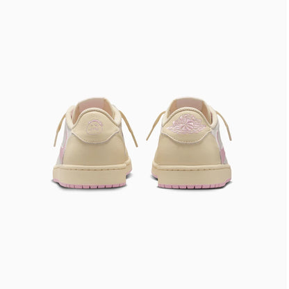 Air Jordan Retro 1 Low x Travis Scott Retro Shy Pink