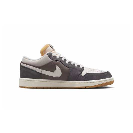 Air Jordan 1 Low SNKRS Day Korea Magpie